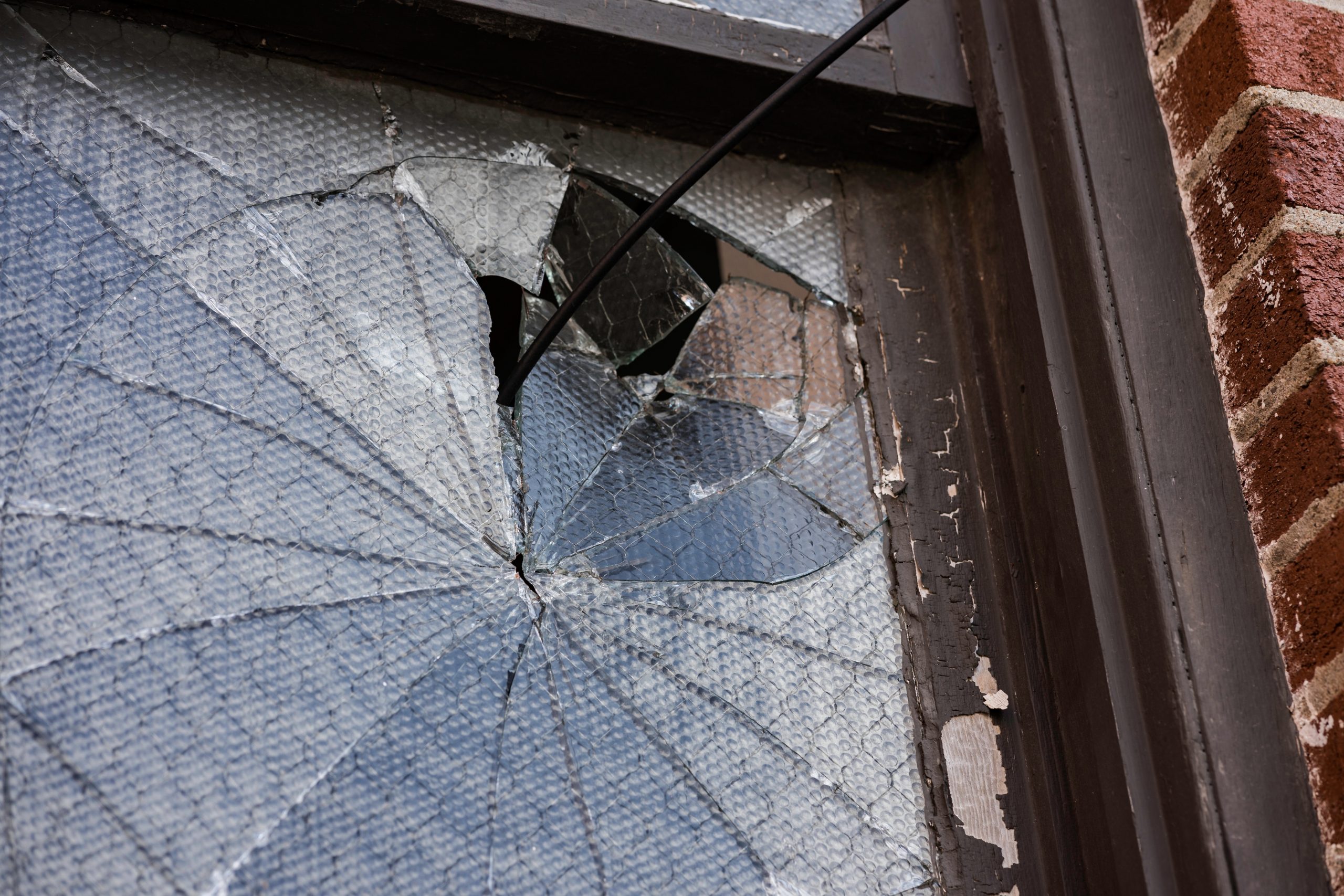 Zerstörtes Fenster